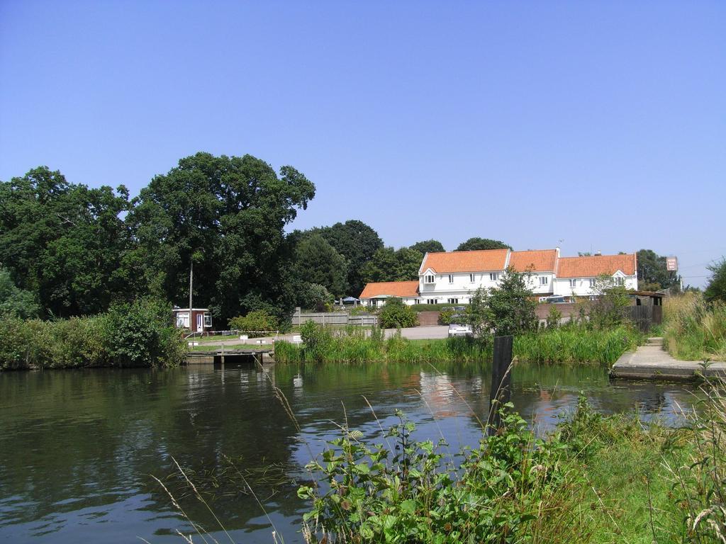 Wayford Bridge Inn Hotel Stalham Eksteriør bilde