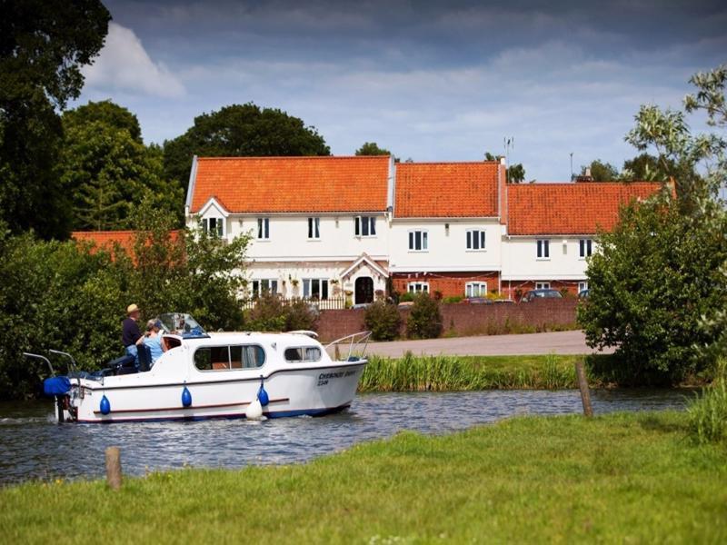 Wayford Bridge Inn Hotel Stalham Eksteriør bilde